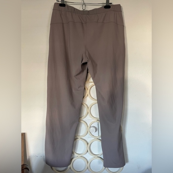 Women’s Joggers Size Large - Picture 2 of 4